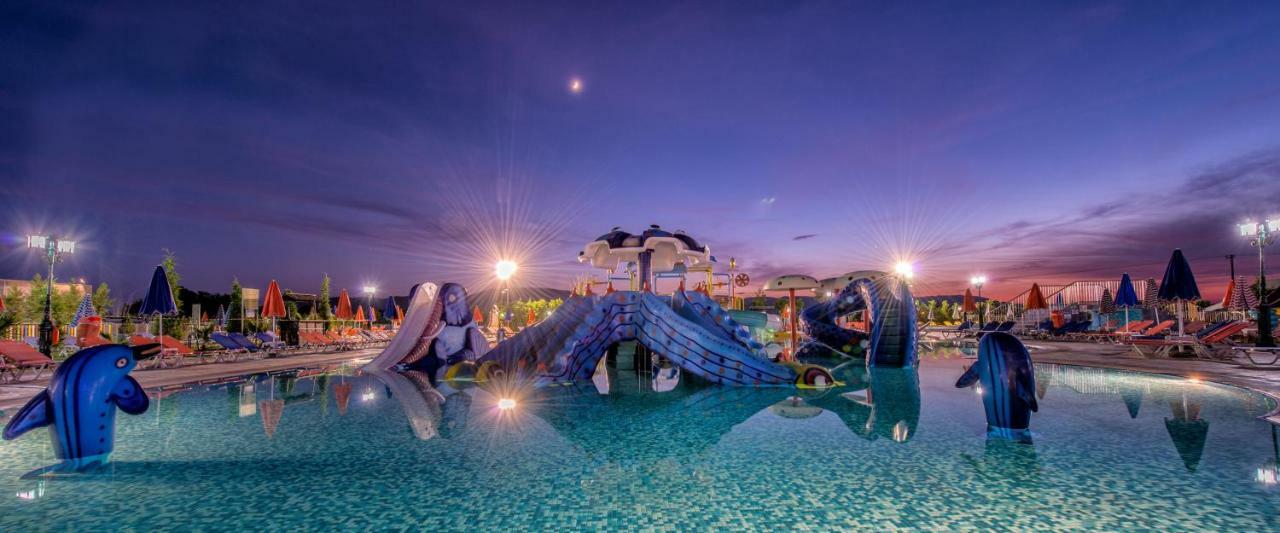 Caretta Beach Resort & Waterpark Kalamákion Eksteriør bilde