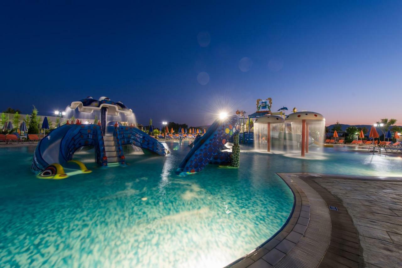Caretta Beach Resort & Waterpark Kalamákion Eksteriør bilde